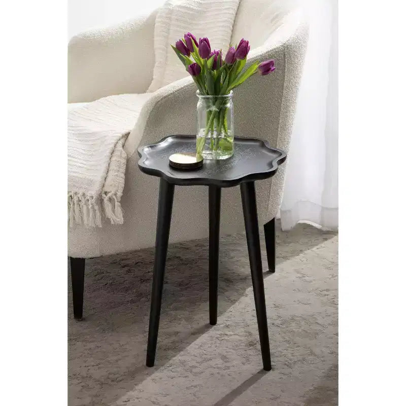 Table d'appoint en bois festonné