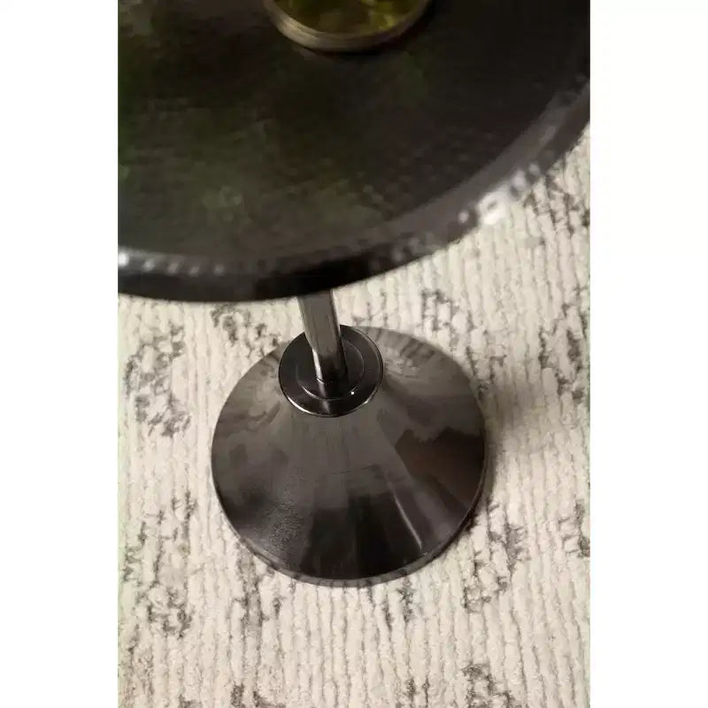 Table d'appoint en métal