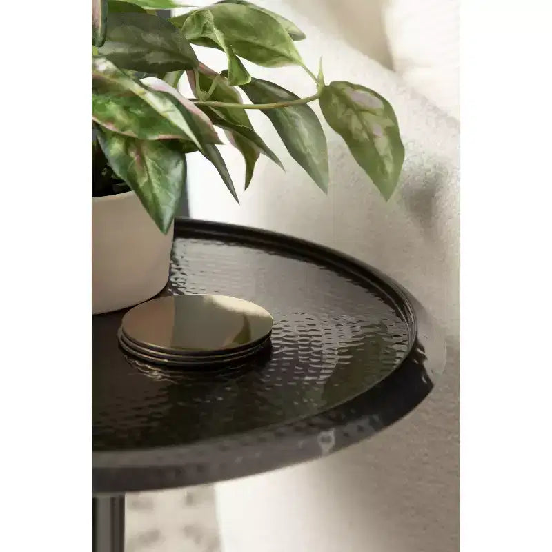 Table d'appoint en métal