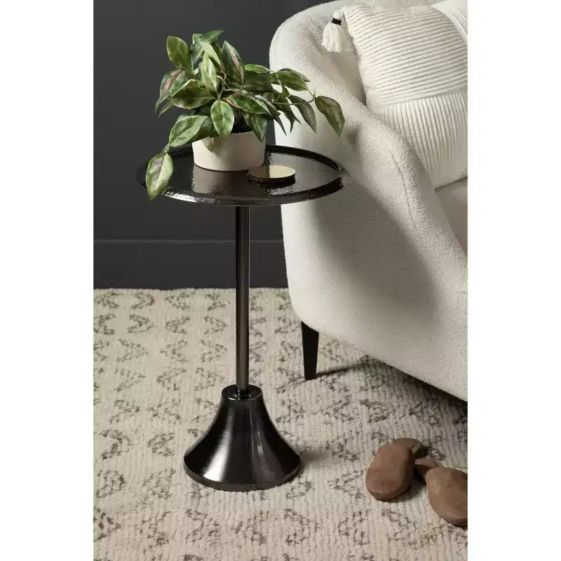 Table d'appoint en métal