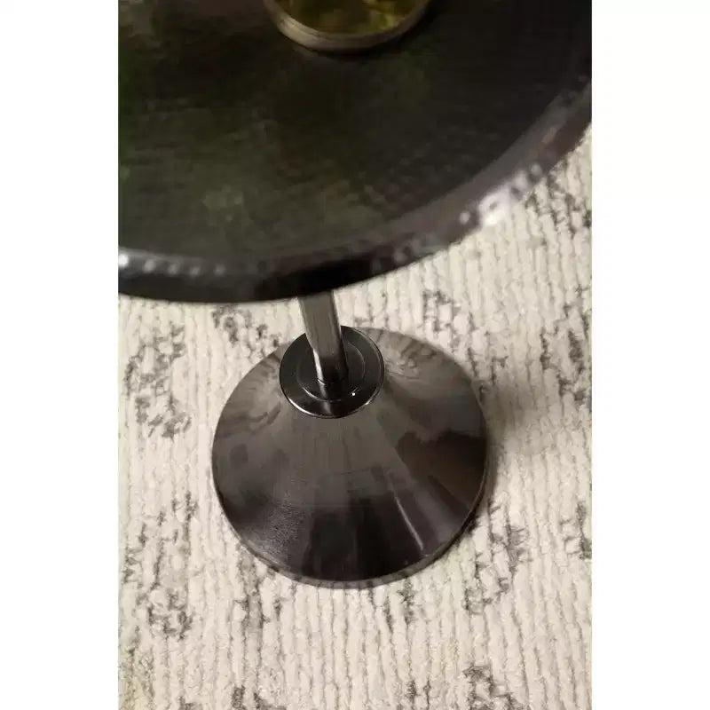 Table d'appoint en métal