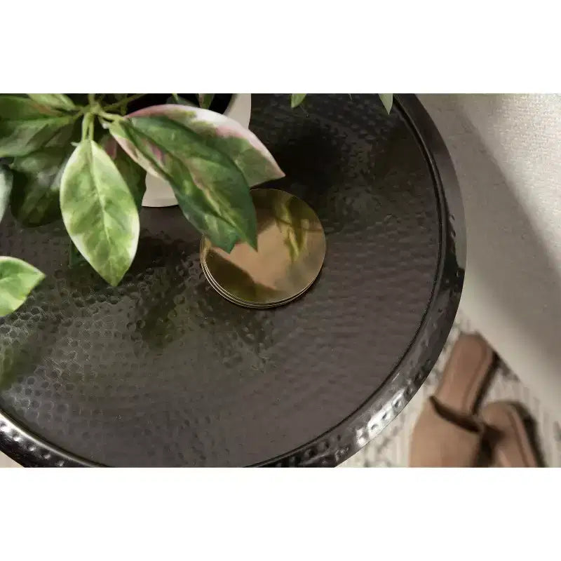 Table d'appoint en métal