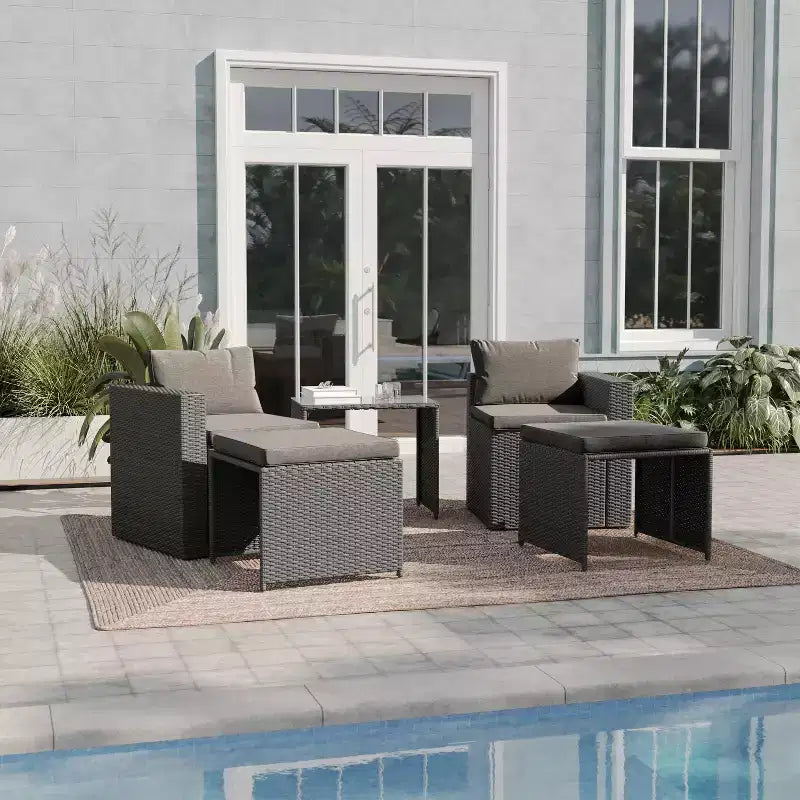 Ensemble canapé modulable intérieur/extérieur Emma et Oliver avec ottomans et table en verre