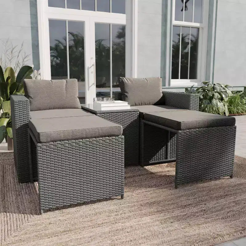 Ensemble canapé modulable intérieur/extérieur Emma et Oliver avec ottomans et table en verre