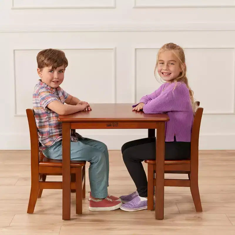 Table en bois dur ECR4Kids 24 po x 24 po et deux chaises 12 po, 3 pièces
