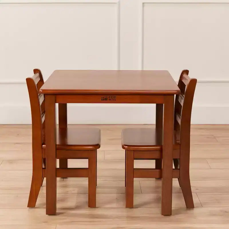 Table en bois dur ECR4Kids 24 po x 24 po et deux chaises 12 po, 3 pièces