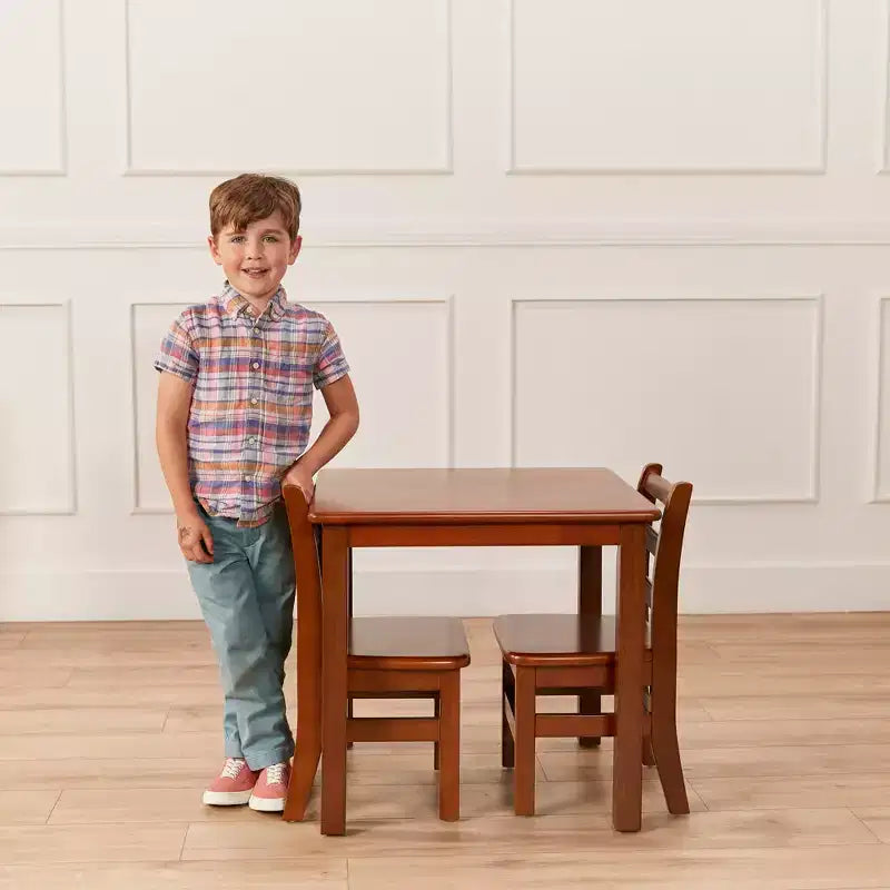 Table en bois dur ECR4Kids 24 po x 24 po et deux chaises 12 po, 3 pièces