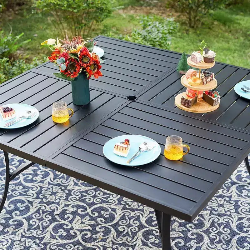 Captiva Designs – Ensemble de salle à manger 9 pièces d'extérieur, table carrée en métal à lattes et chaises pivotantes rembourrées en toile de Captiva Designs