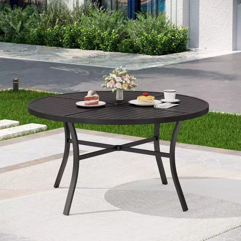Captiva Designs – Table de salle à manger ronde en acier avec plateau à lattes et chaises en osier pivotantes avec coussins épais – 7 pièces
